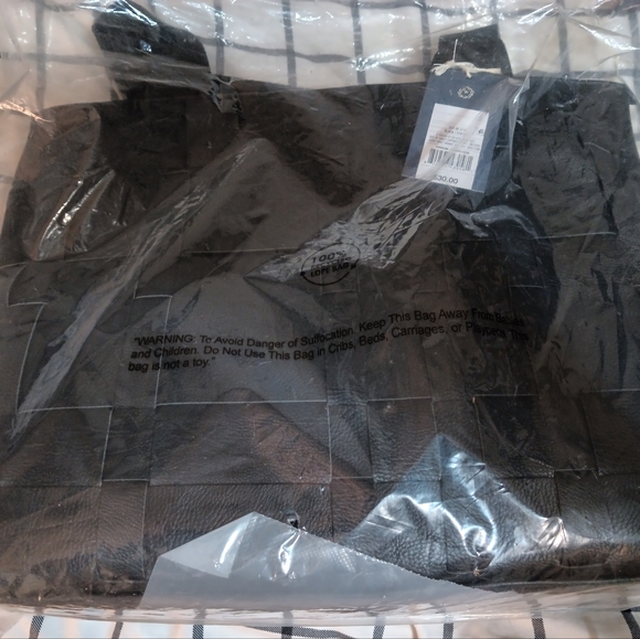 Universal* Thread black tote/ handbag New with Tags. - Picture 2 of 7